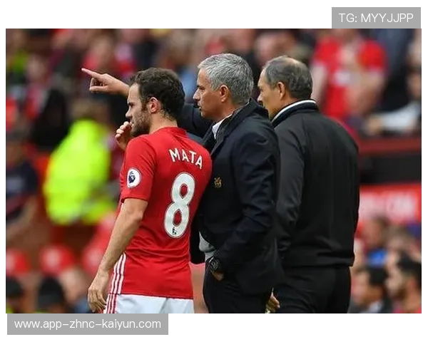 曼联踢出了老派英式味道，那种拼劲又回来了，曼联老将比赛