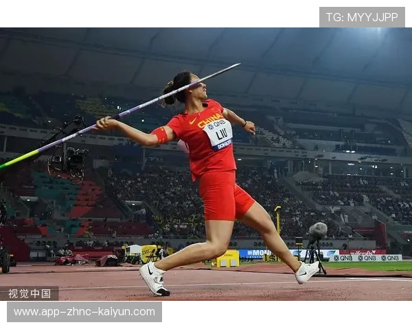 标枪选手进行稳定性训练，加强投掷一致性