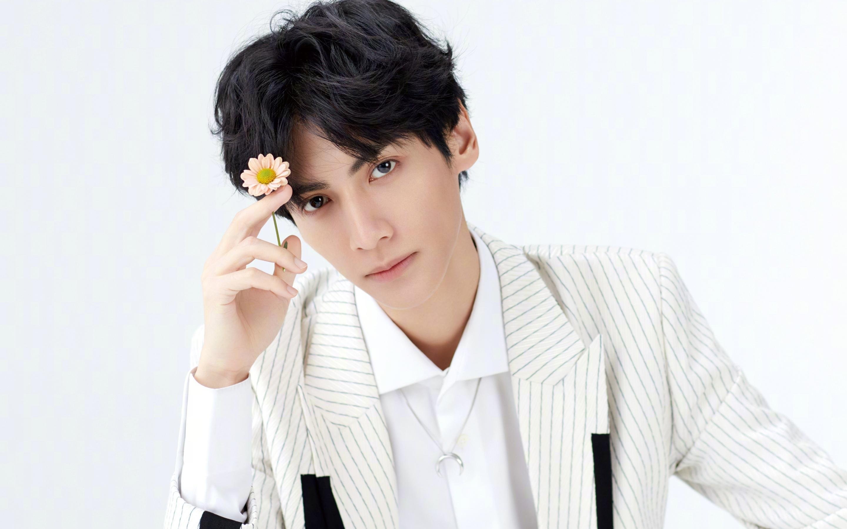 李娜亲自指导青少年练习基本步伐,李娜训练是自费吗