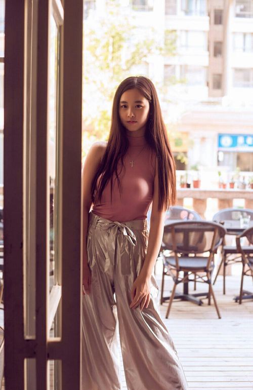 浓眉压哨绝杀湖人教练战术奏效，湖人浓眉伤情